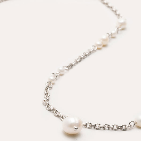 Sprinkle Pearl Necklace